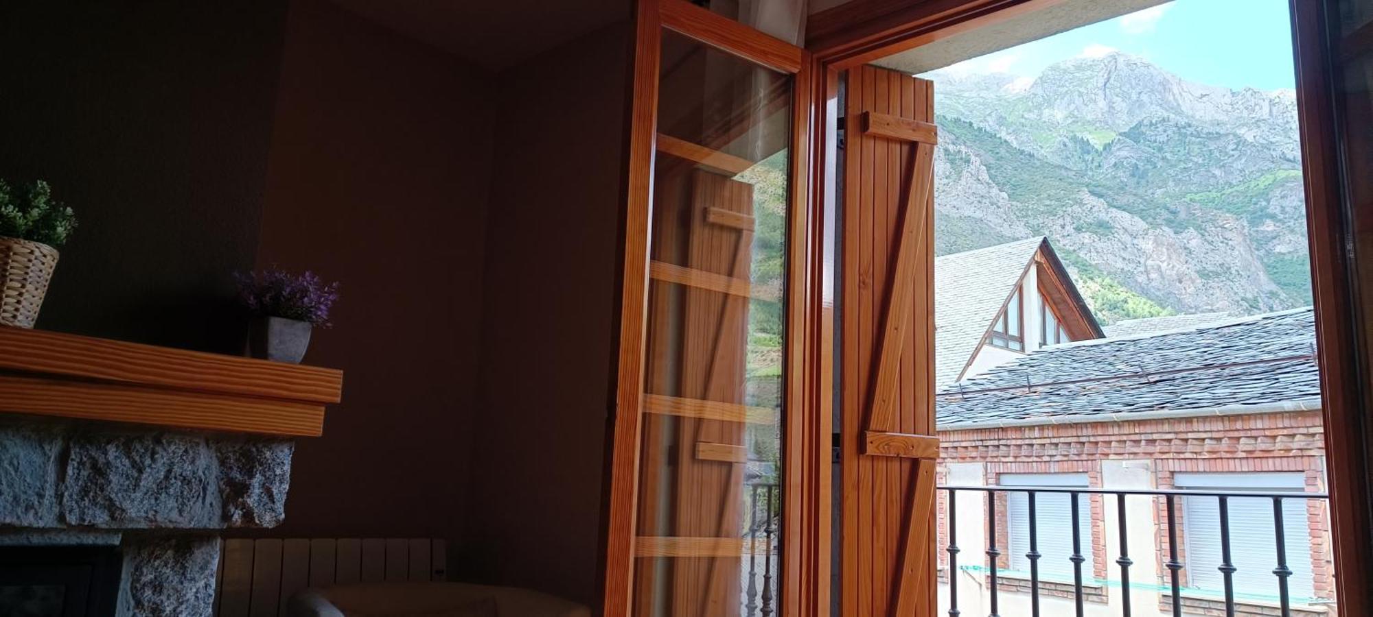 Apartamento El Refugio De Sara Benasque Exteriér fotografie